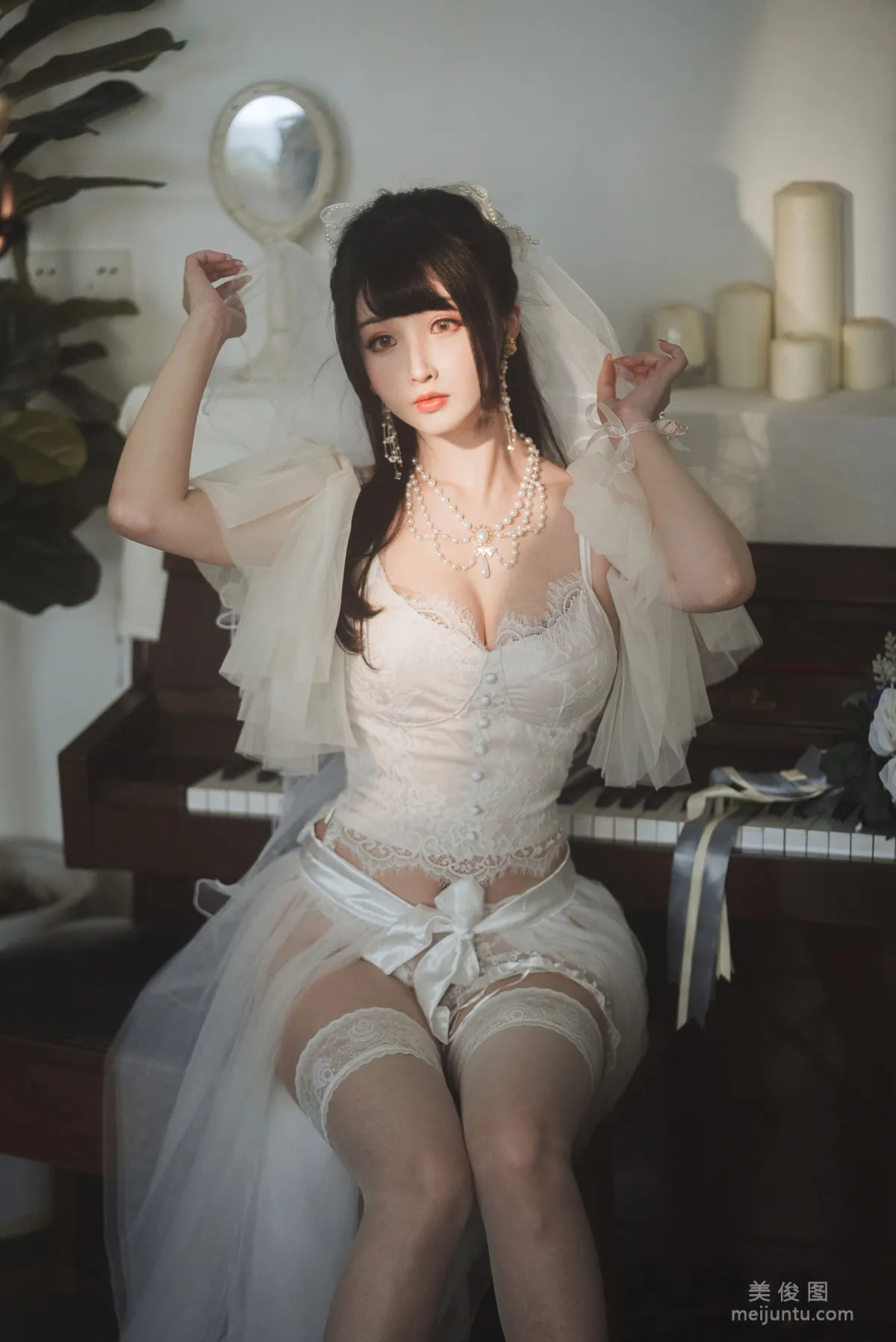 [Web Idol COSER Photos] rioko Liang Liangzi - Transparent Wedding Dress photo 7