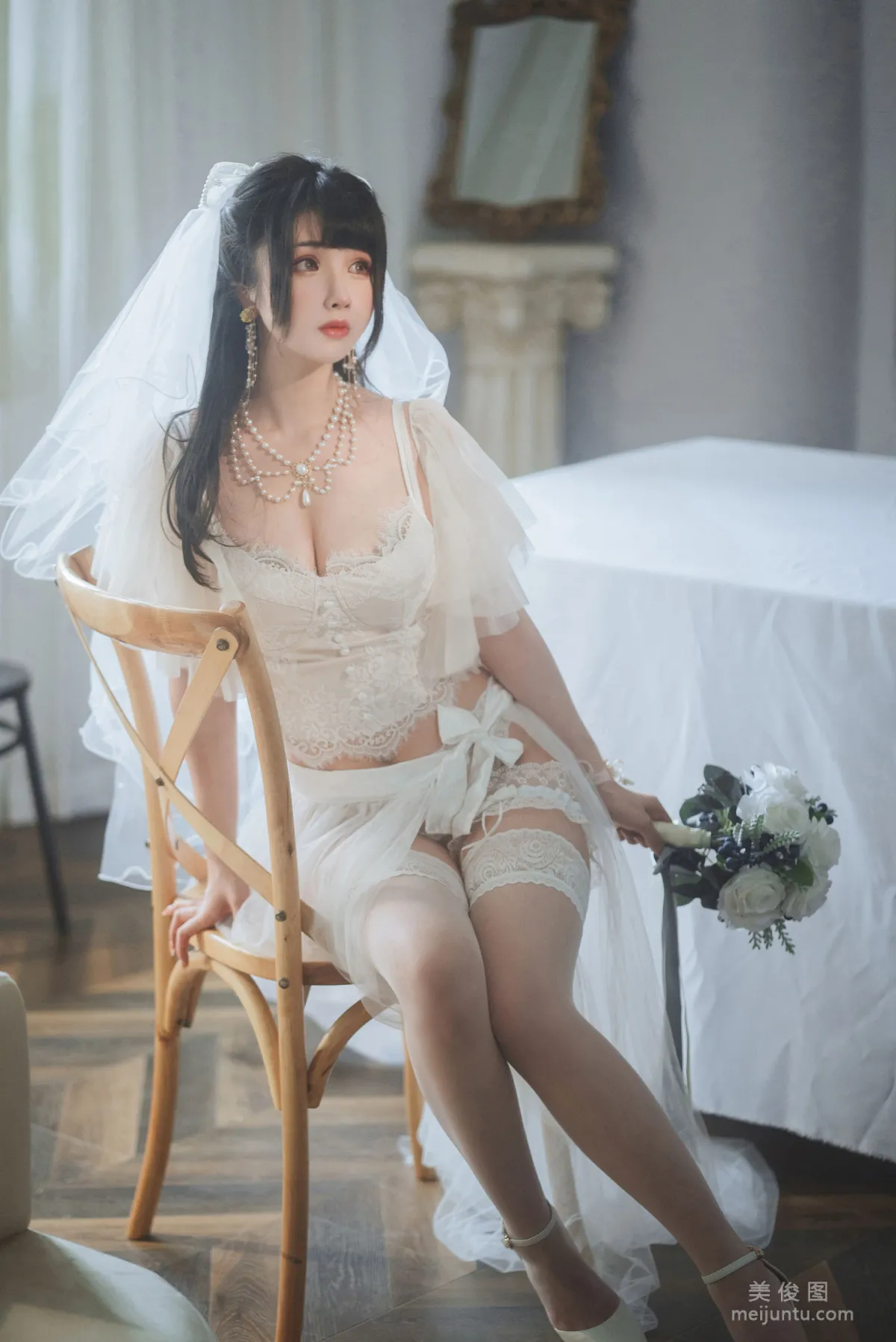 [Web Idol COSER Photos] rioko Liang Liangzi - Transparent Wedding Dress photo 2