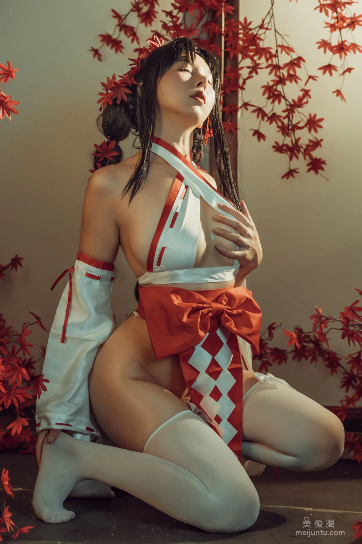 Yun Xixi: Web Idols photo 2