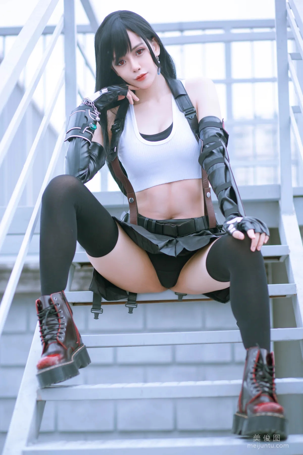 [網紅COSER] 日本性感蘿莉Byoru - Tifa 寫真套圖 4