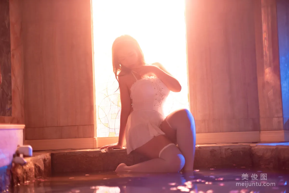 [网红COSER] 动漫博主穆零Mu0 - 温泉 倒影29