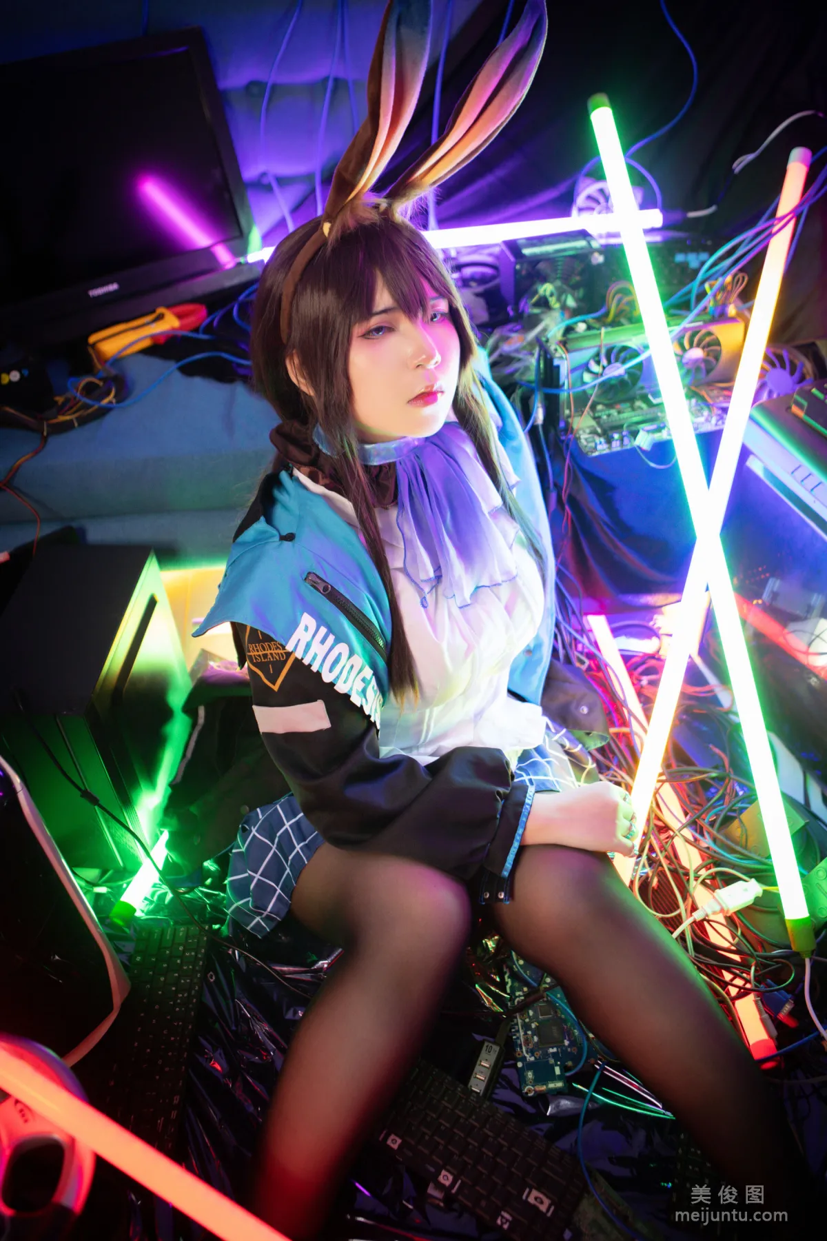 [Web Idol COSER] Uy Uy, Amiya (Arknights), Photo Set photo 4