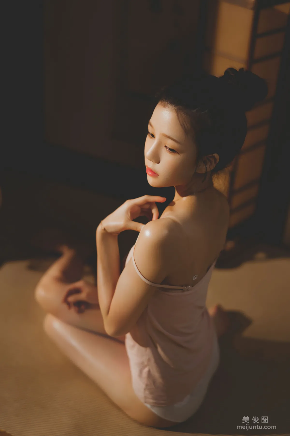 Ying Taomiao: Web Idols photo 1