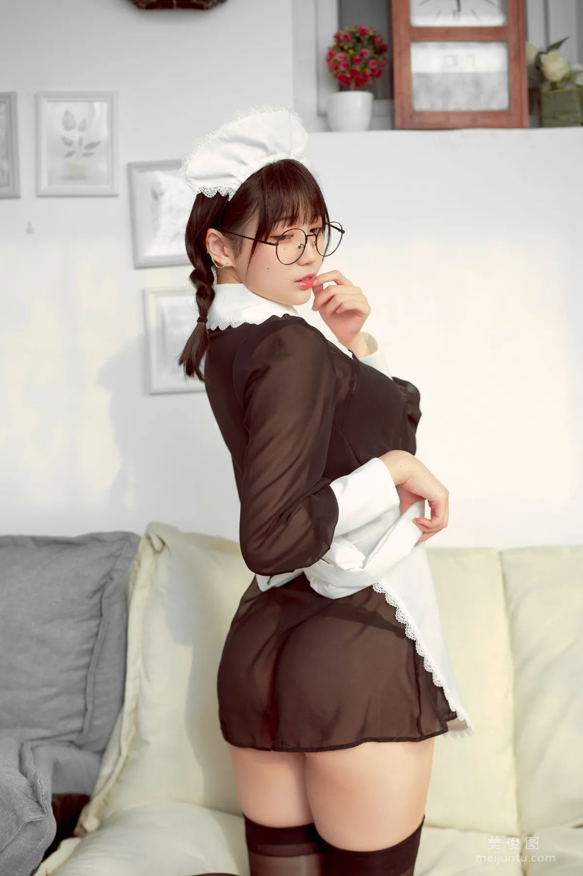 [网红COSER] 周叽是可爱兔兔 - 眼镜女仆6