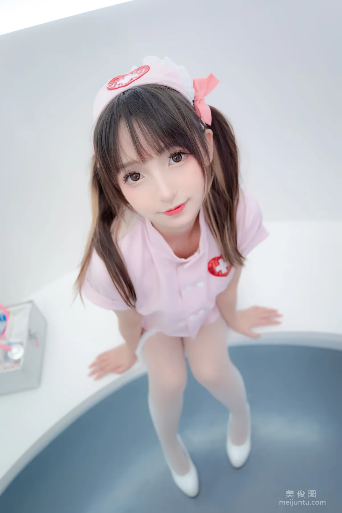 [網紅COSER] 蘿莉神楽闆真冬 之 心身バランス 寫真套圖 26