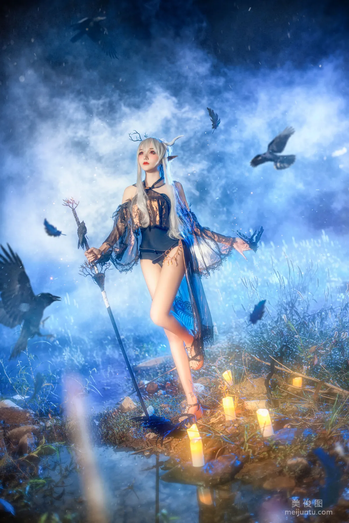 [Internet Celebrity COSER Photos] Xianjiu Airi, Silent Midnight Shining Spirit photo 1