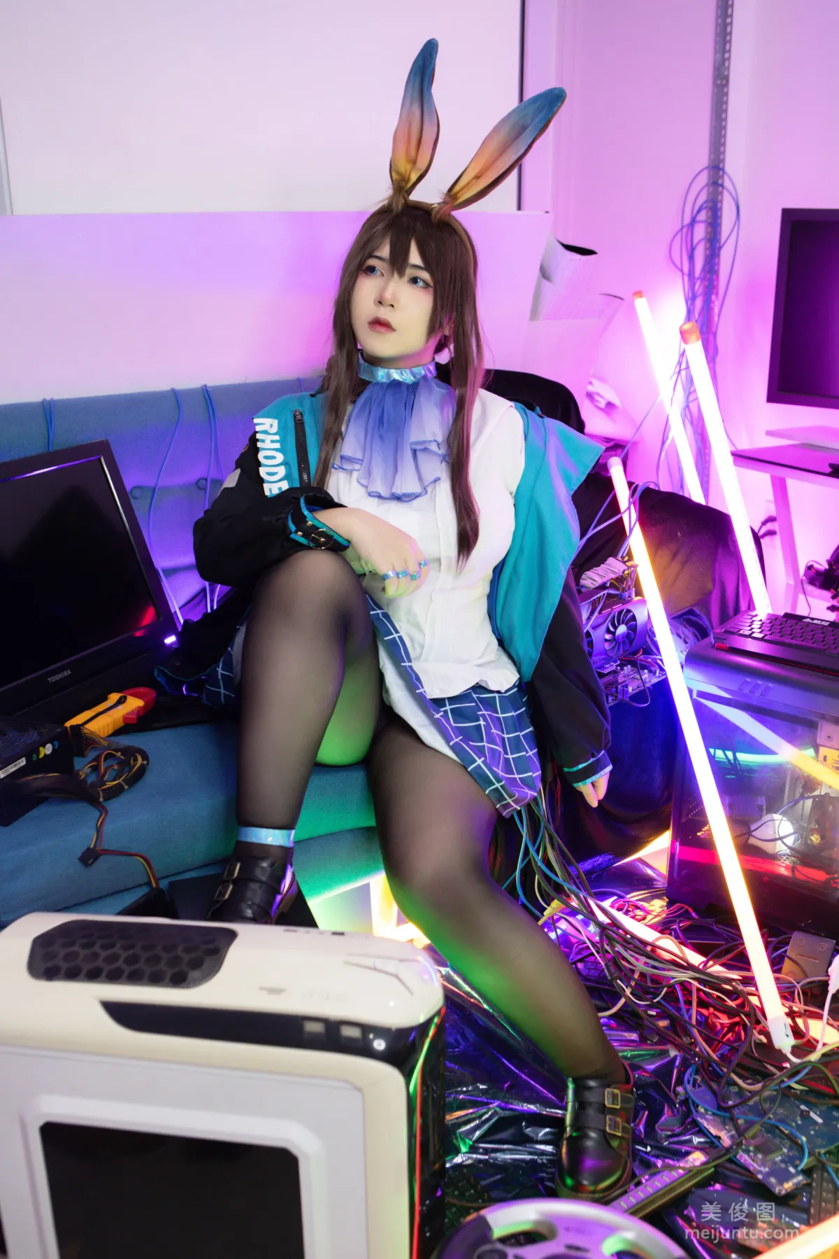 [Web Idol COSER] Uy Uy, Amiya (Arknights), Photo Set photo 8