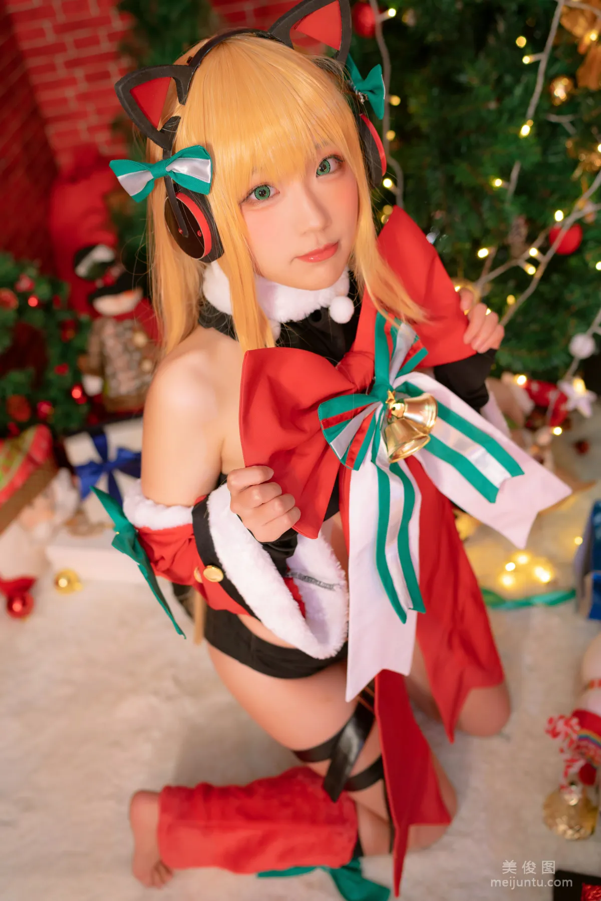 [网红COSER] 动漫博主Mime弥美 - 少女前线 TMP 圣诞节  写真套图1
