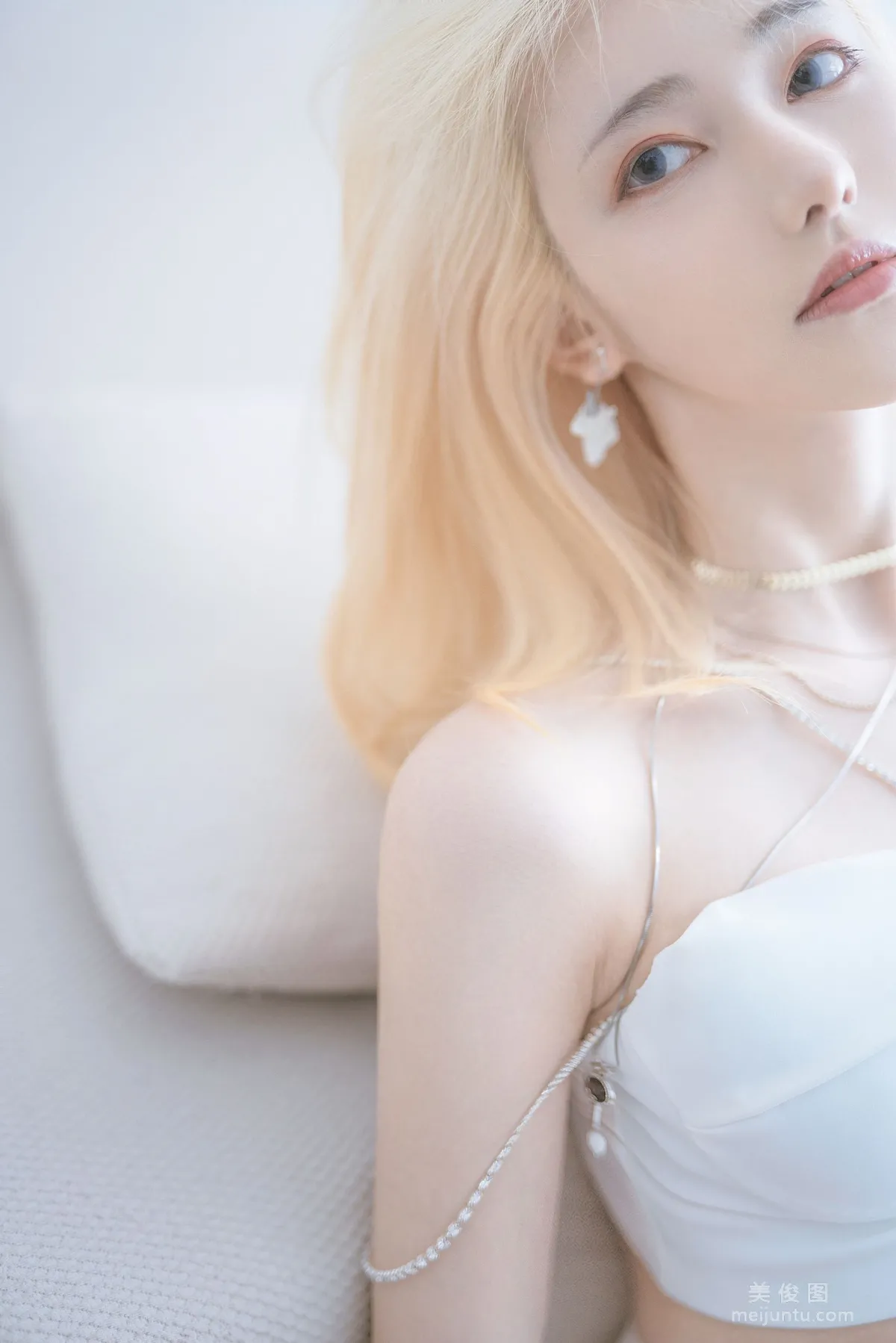 Nantao Momoko: Web Idols photo 2
