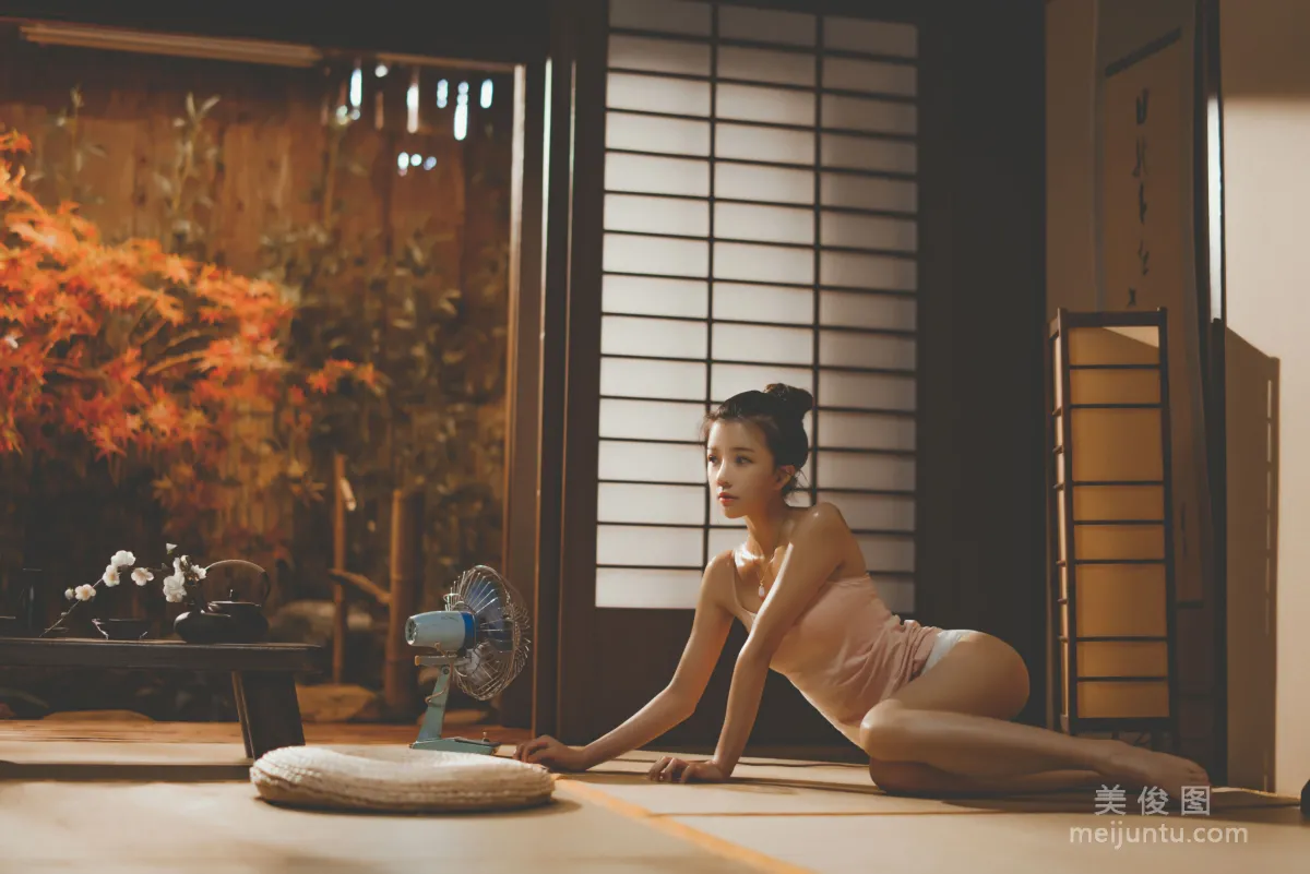 Ying Taomiao: Web Idols photo 8