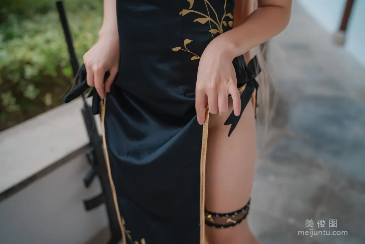 [网红COSER] Mime弥美 - 少女前线 OTS-14 紫雨心  写真套图21