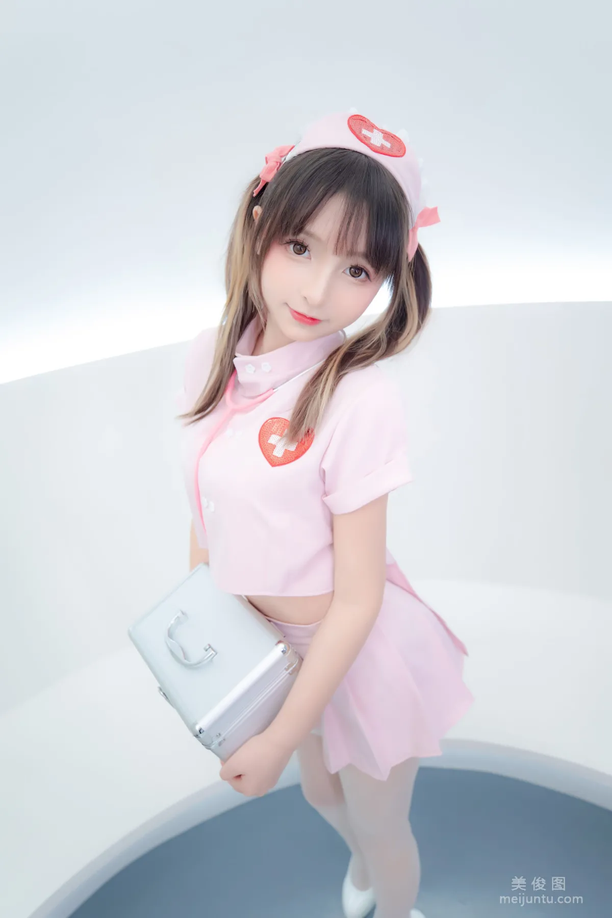 [網紅COSER] 蘿莉神楽闆真冬 之 心身バランス 寫真套圖 66
