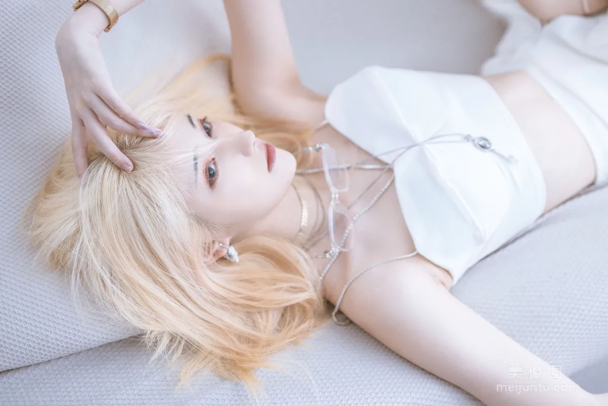 Nantao Momoko: Web Idols photo 7
