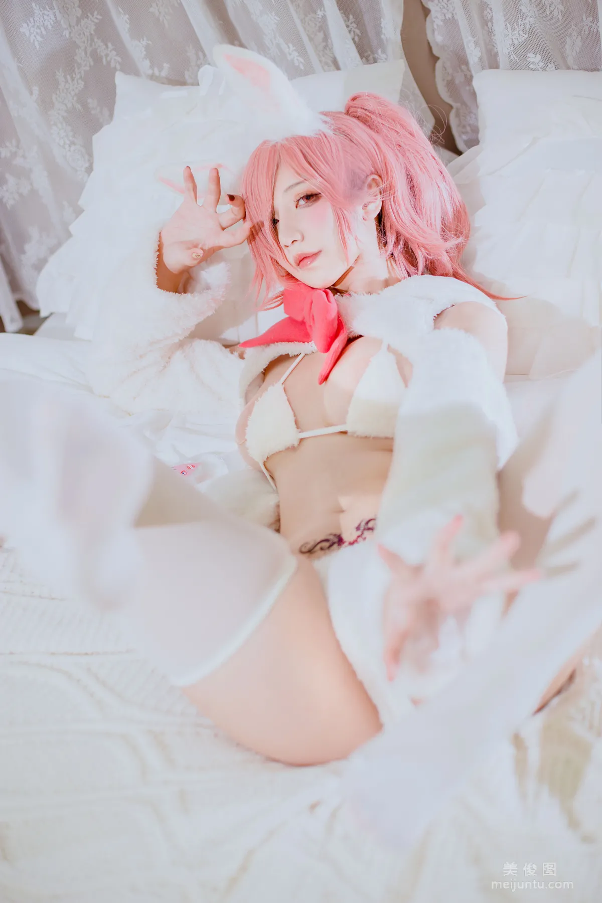 Jiuqu Jean: Web Idols photo 19