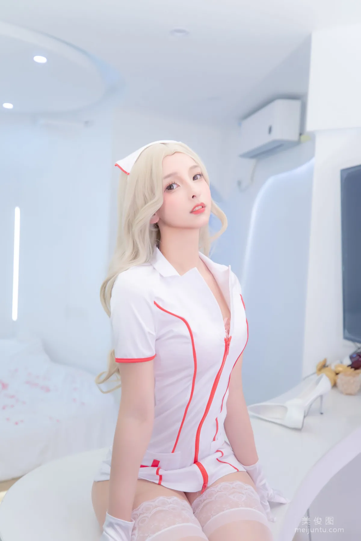 [網紅COSER] 蘿莉神楽闆真冬 之 心身バランス 寫真套圖 147
