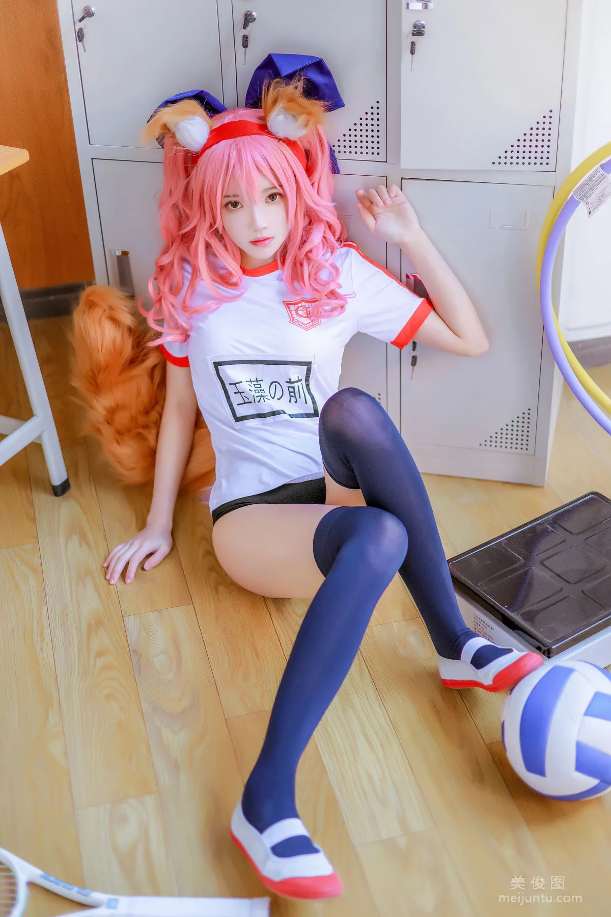 Ying Taomiao: Web Idols photo 8