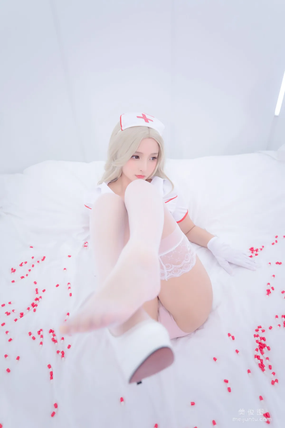 [網紅COSER] 蘿莉神楽闆真冬 之 心身バランス 寫真套圖 103