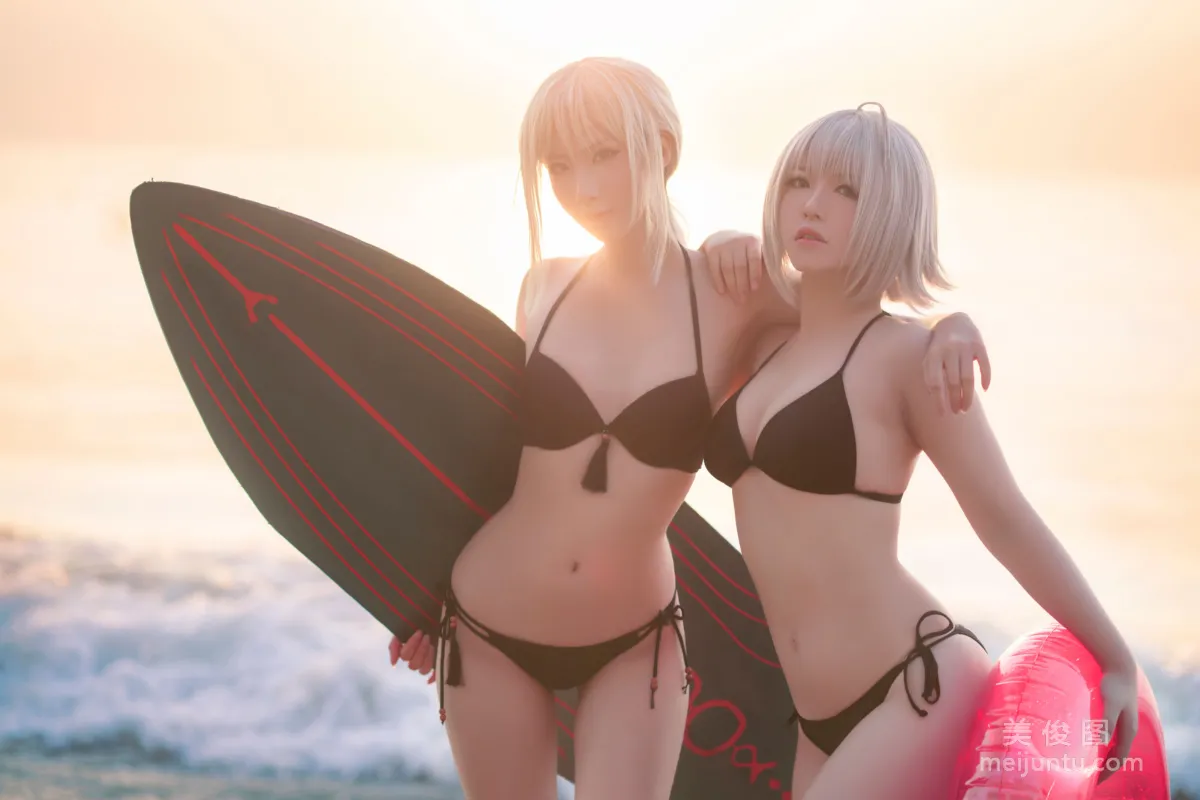 [網紅COSER] 半半子&amp;索索sophia - 海邊泳裝 24