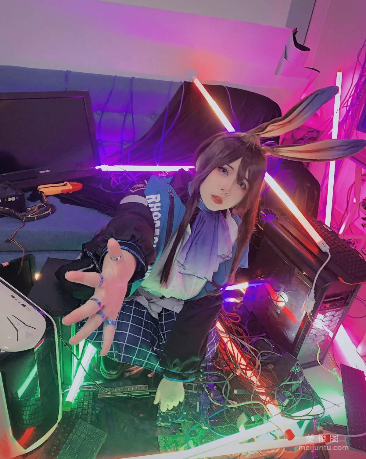 [Web Idol COSER] Uy Uy, Amiya (Arknights), Photo Set photo 32