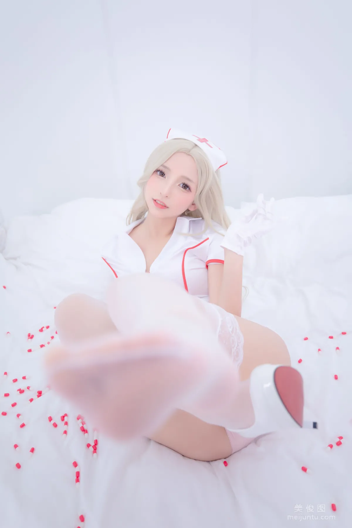 [網紅COSER] 蘿莉神楽闆真冬 之 心身バランス 寫真套圖 111