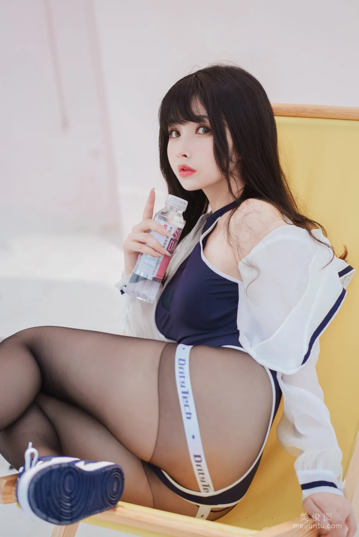 [Web Idol COSER] rioko Liang Liangzi - Rooftop Swim Race photo 4
