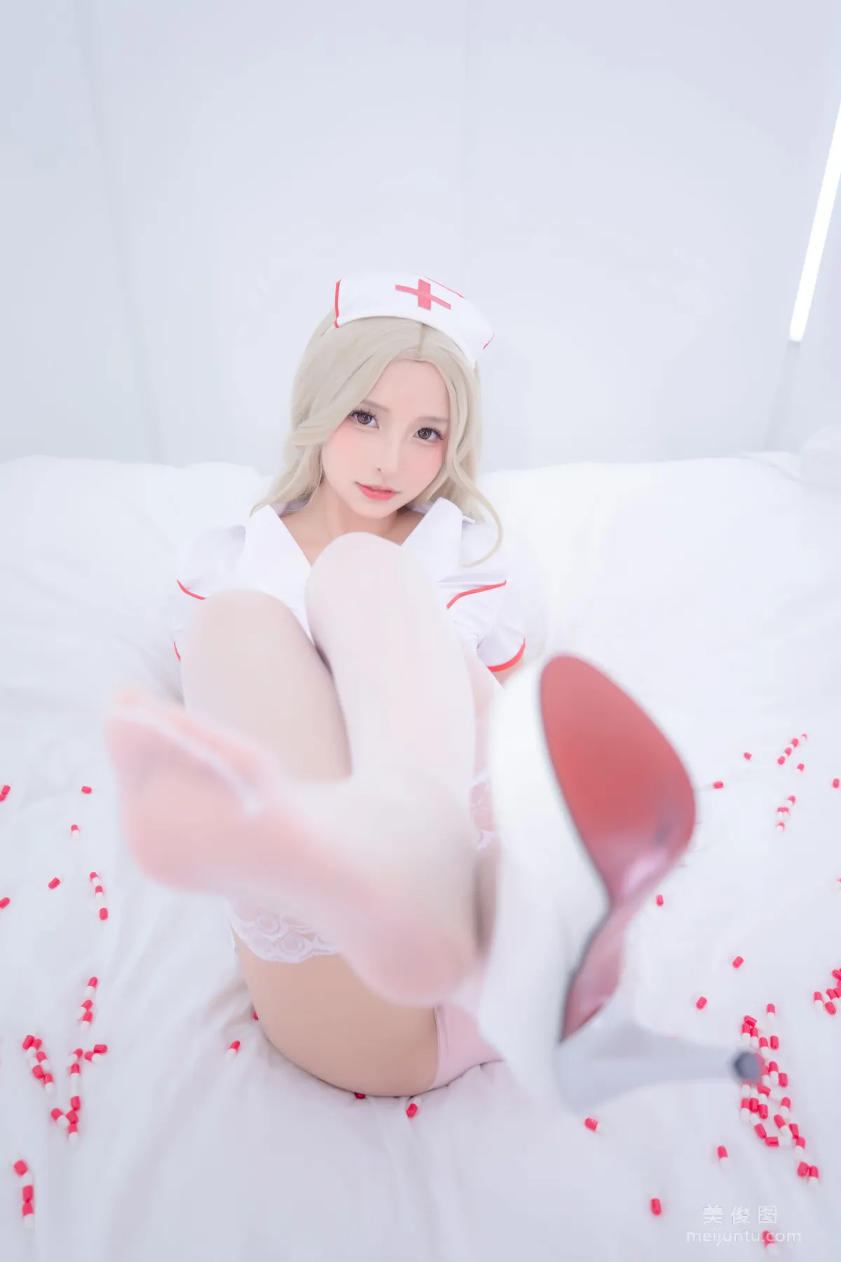[網紅COSER] 蘿莉神楽闆真冬 之 心身バランス 寫真套圖 107