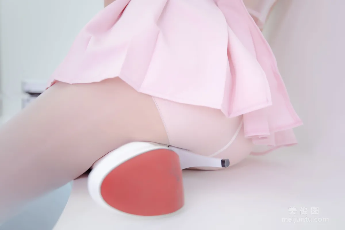 [網紅COSER] 蘿莉神楽闆真冬 之 心身バランス 寫真套圖 54
