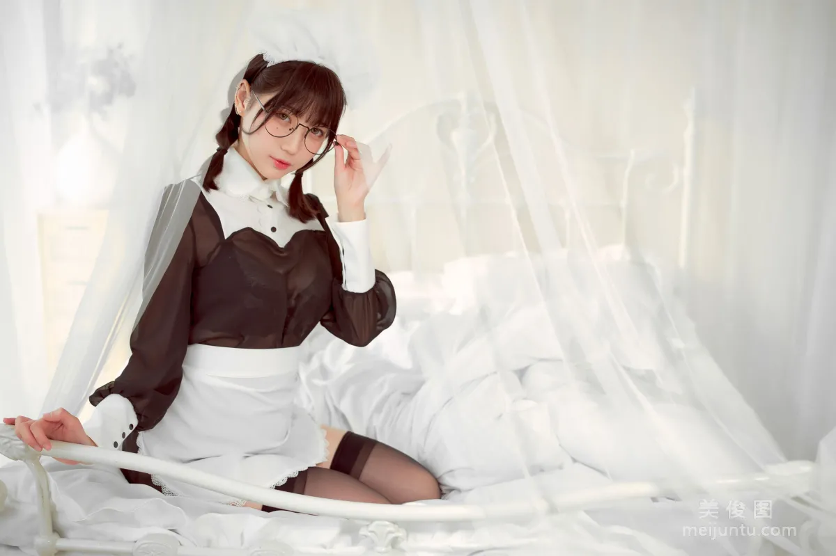 [网红COSER] 周叽是可爱兔兔 - 眼镜女仆12