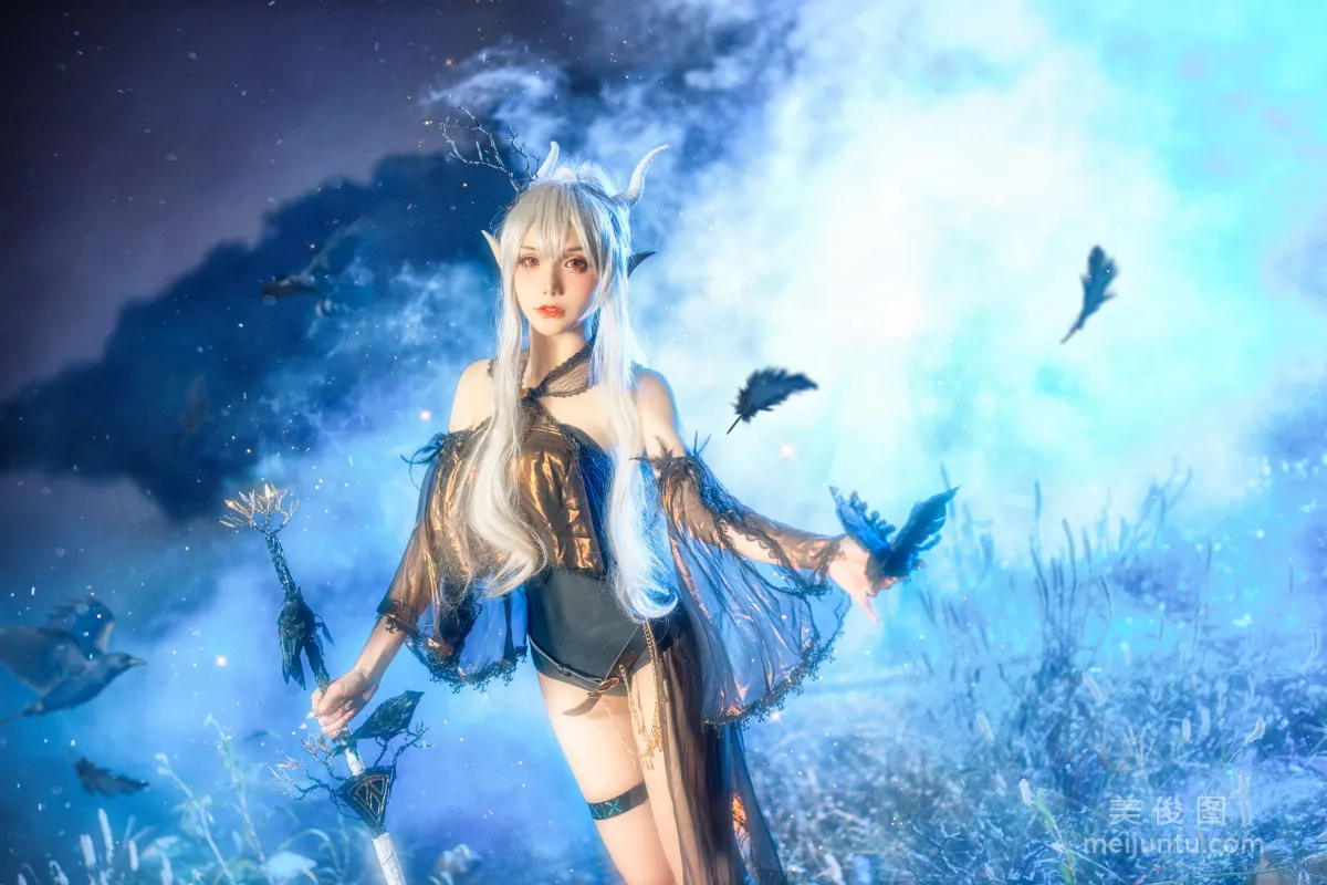 [Internet Celebrity COSER Photos] Xianjiu Airi, Silent Midnight Shining Spirit photo 2