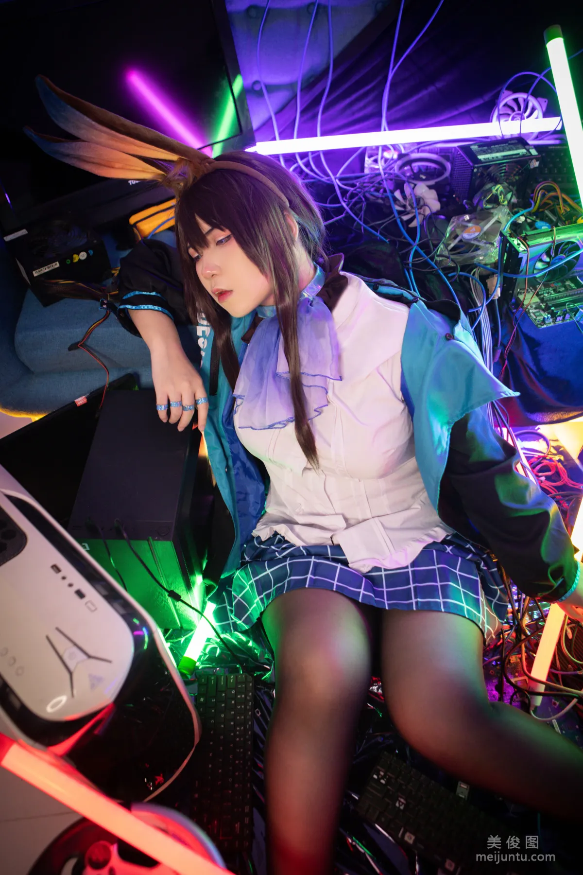 [Web Idol COSER] Uy Uy, Amiya (Arknights), Photo Set photo 2