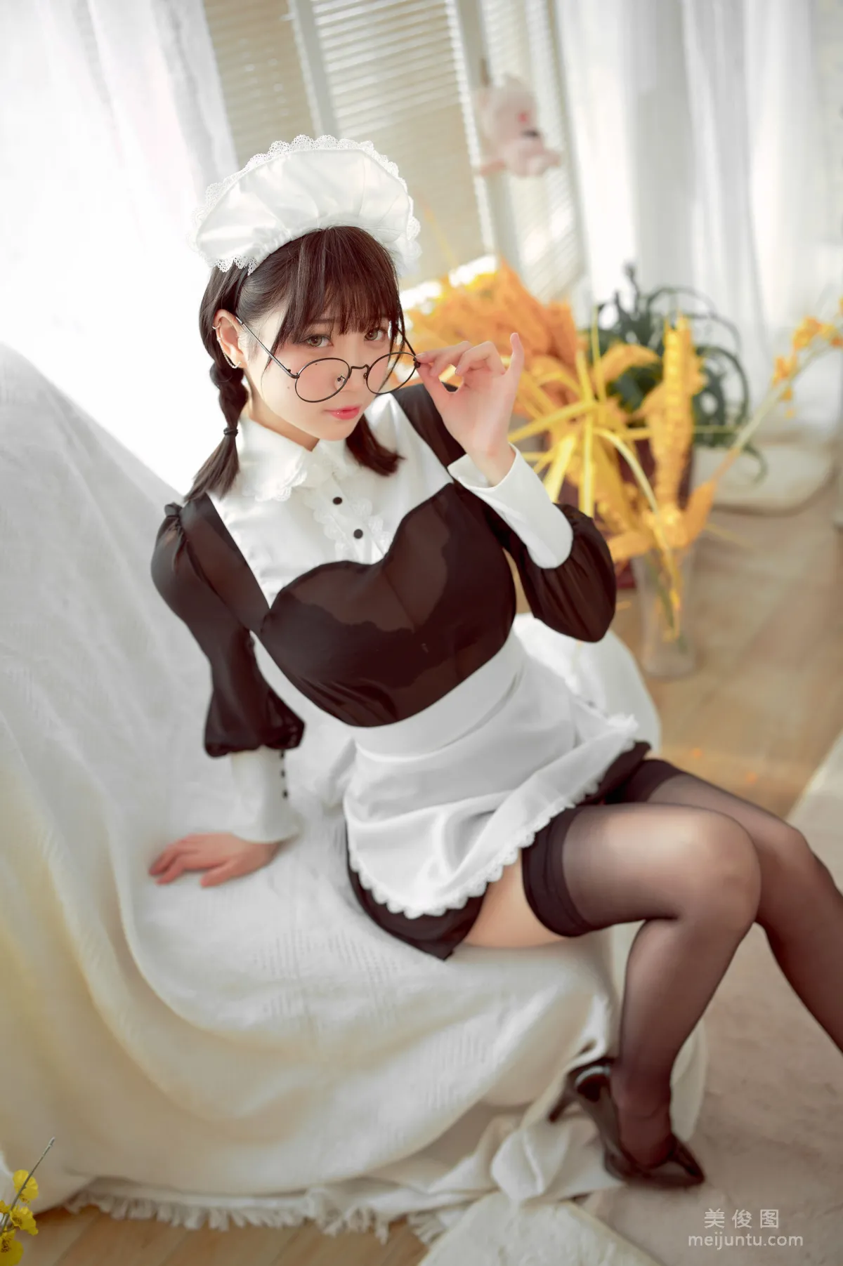 [Web Idols COSER] Zhouji Shike Aitu Tu - Glasses Maid photo 3