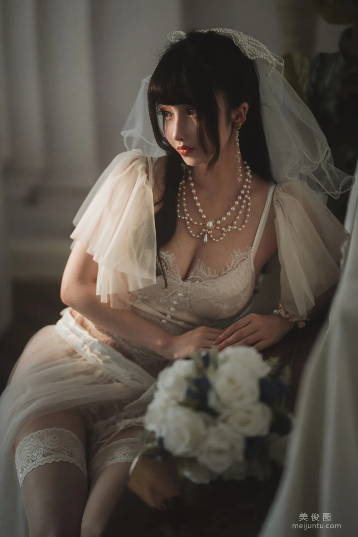 [Web Idol COSER Photos] rioko Liang Liangzi - Transparent Wedding Dress photo 8