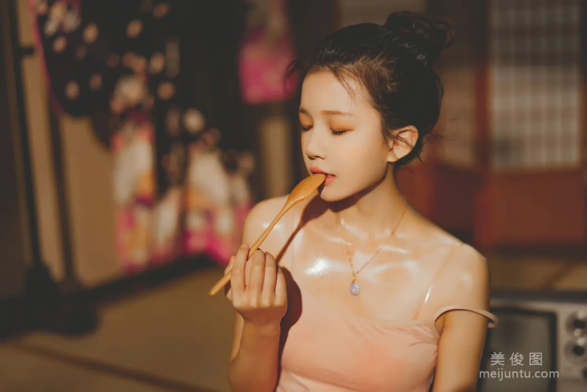 Ying Taomiao: Web Idols photo 21