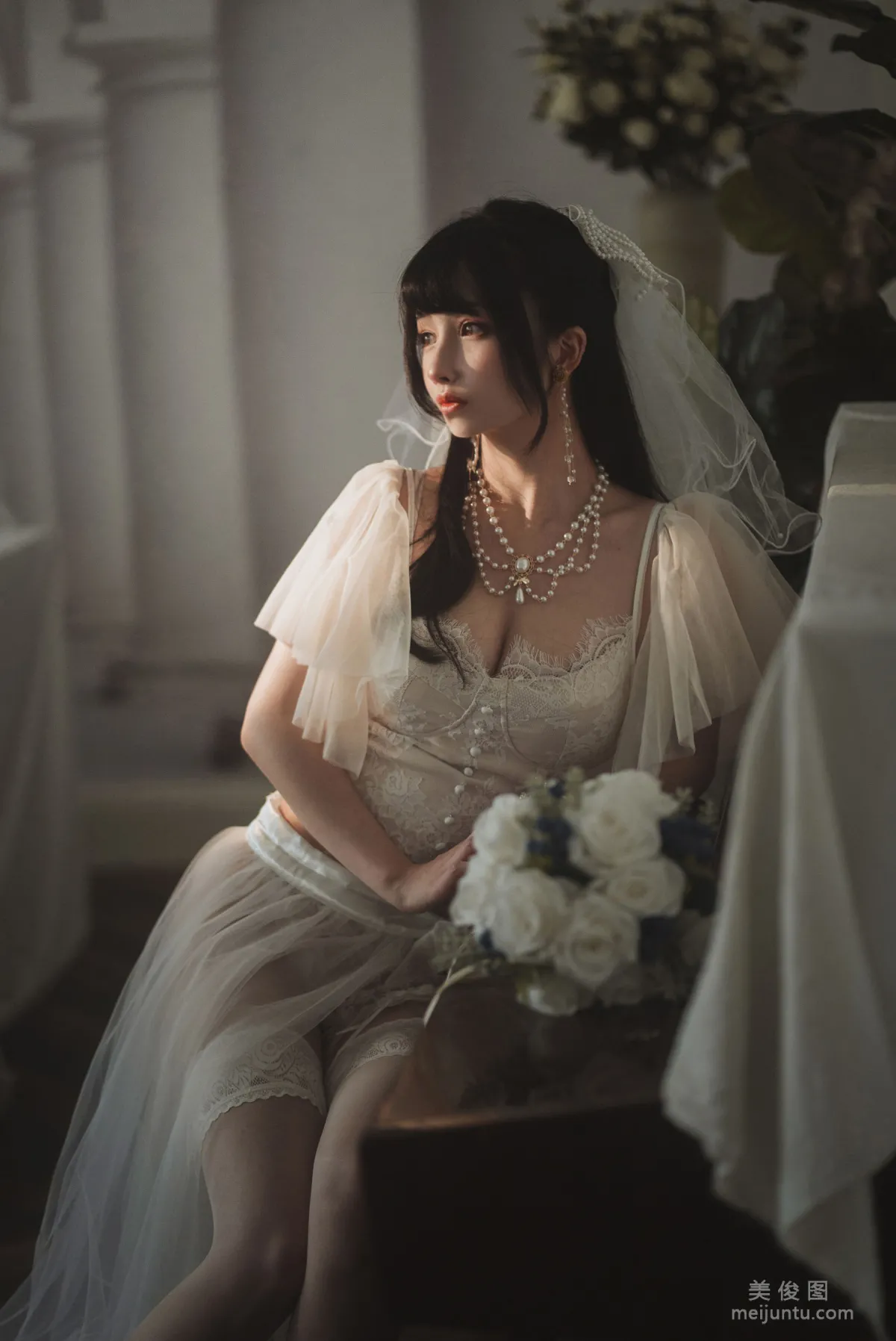 [Web Idol COSER Photos] rioko Liang Liangzi - Transparent Wedding Dress photo 9