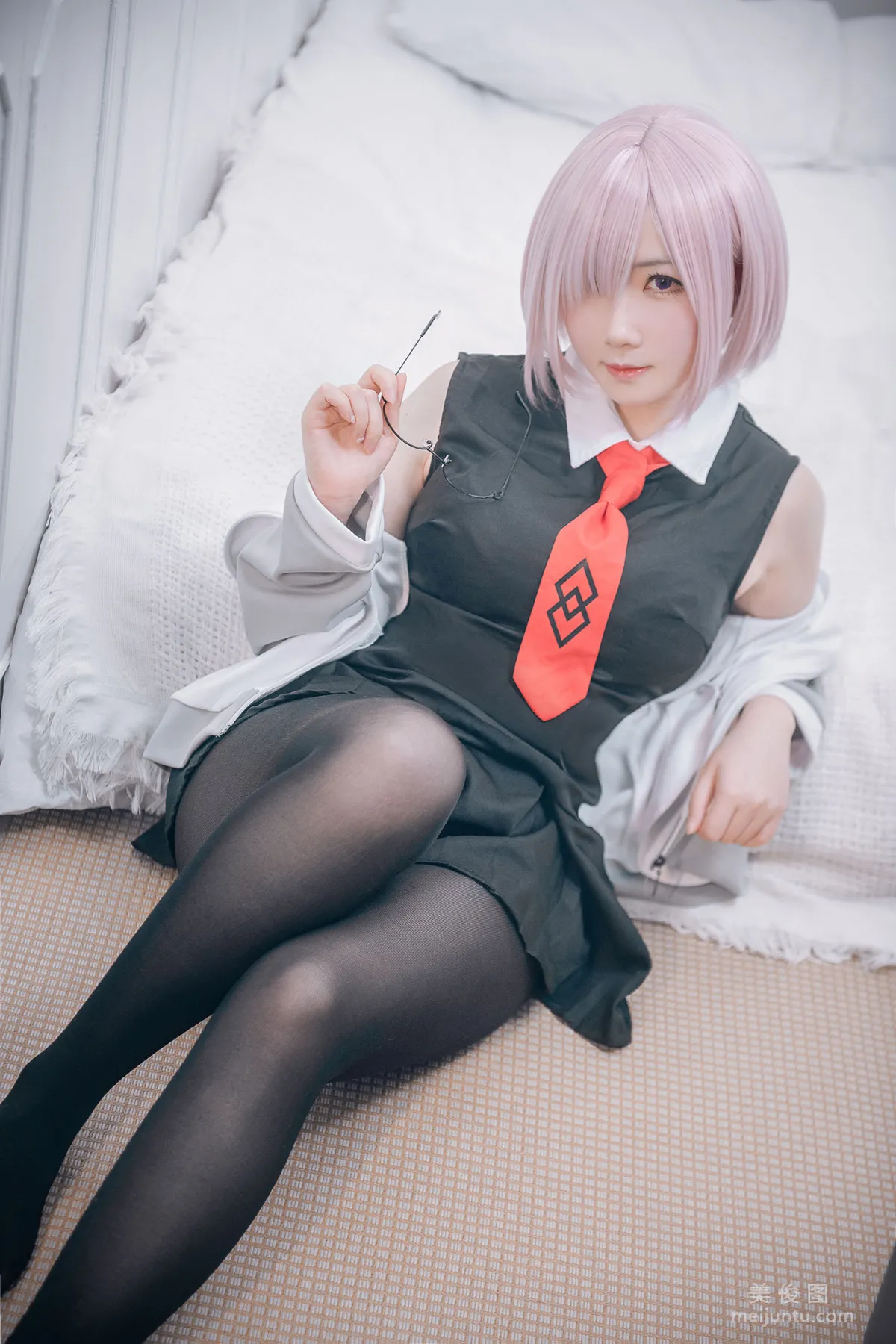 Shiben Momo: Web Idols photo 11