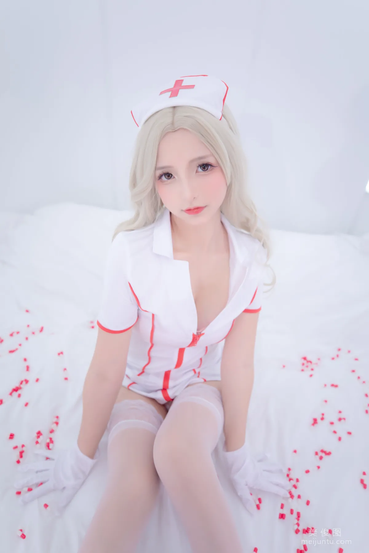 [網紅COSER] 蘿莉神楽闆真冬 之 心身バランス 寫真套圖 81