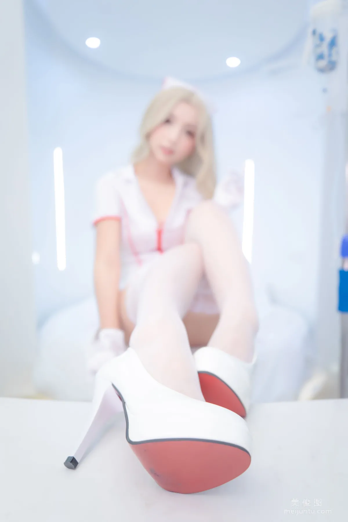 [網紅COSER] 蘿莉神楽闆真冬 之 心身バランス 寫真套圖 127