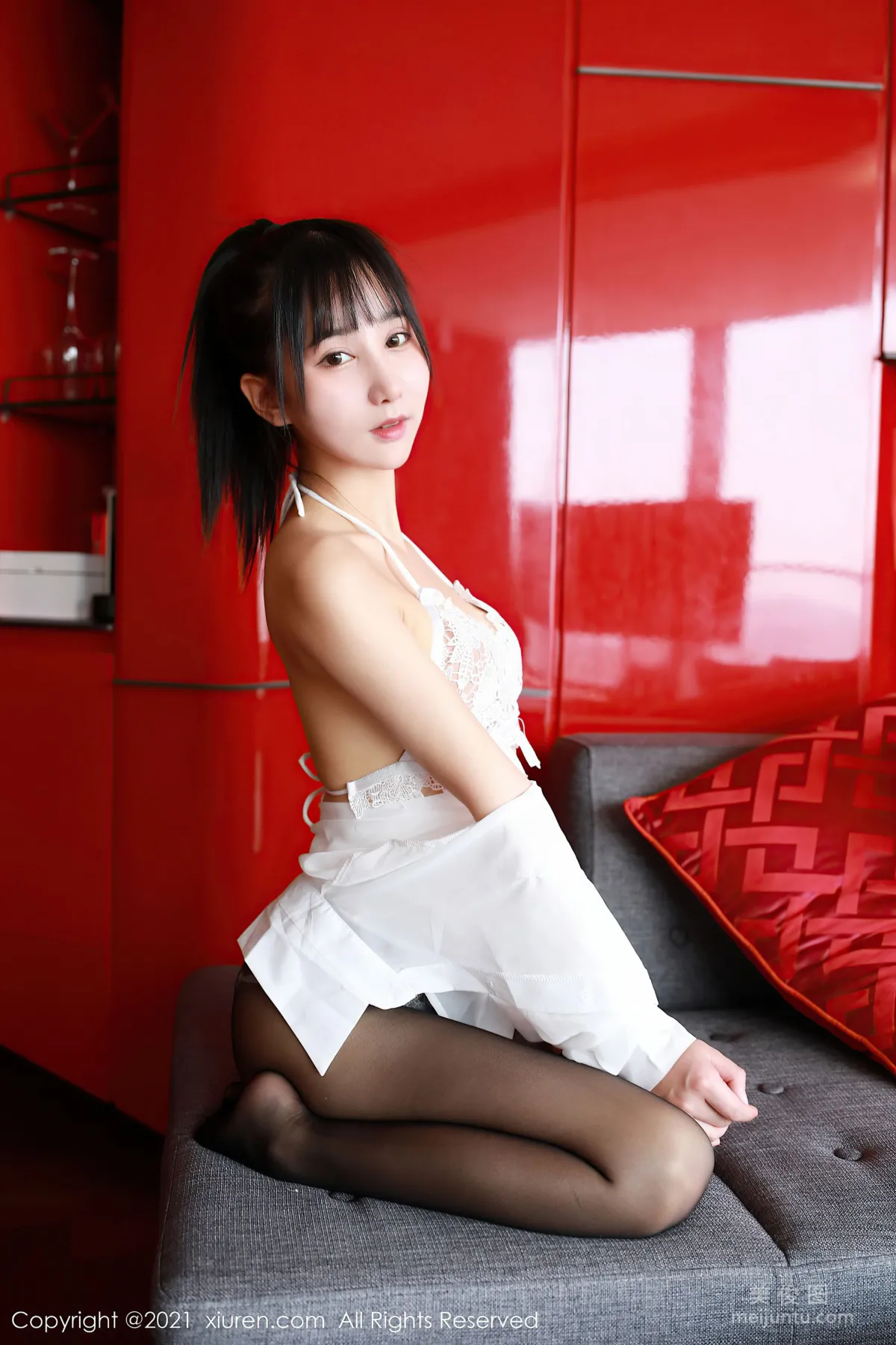 [XiuRen] No.3336 Xiaoguo Donger - White Shirt Black Short Skirt Black Stockings OL photo 35