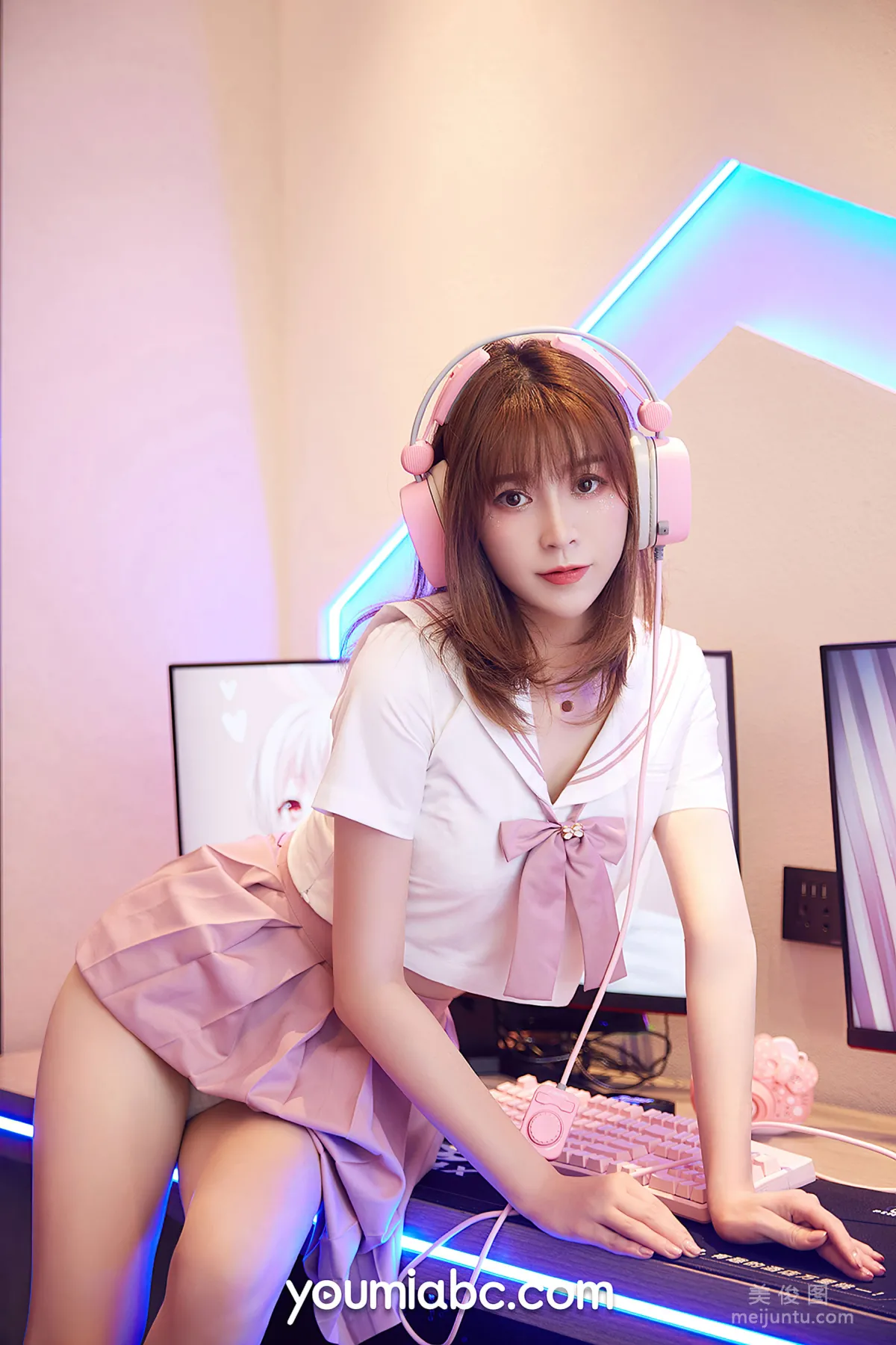 [YouMi] YOYO Youyou - Super Cute E-Sports Girl photo 14
