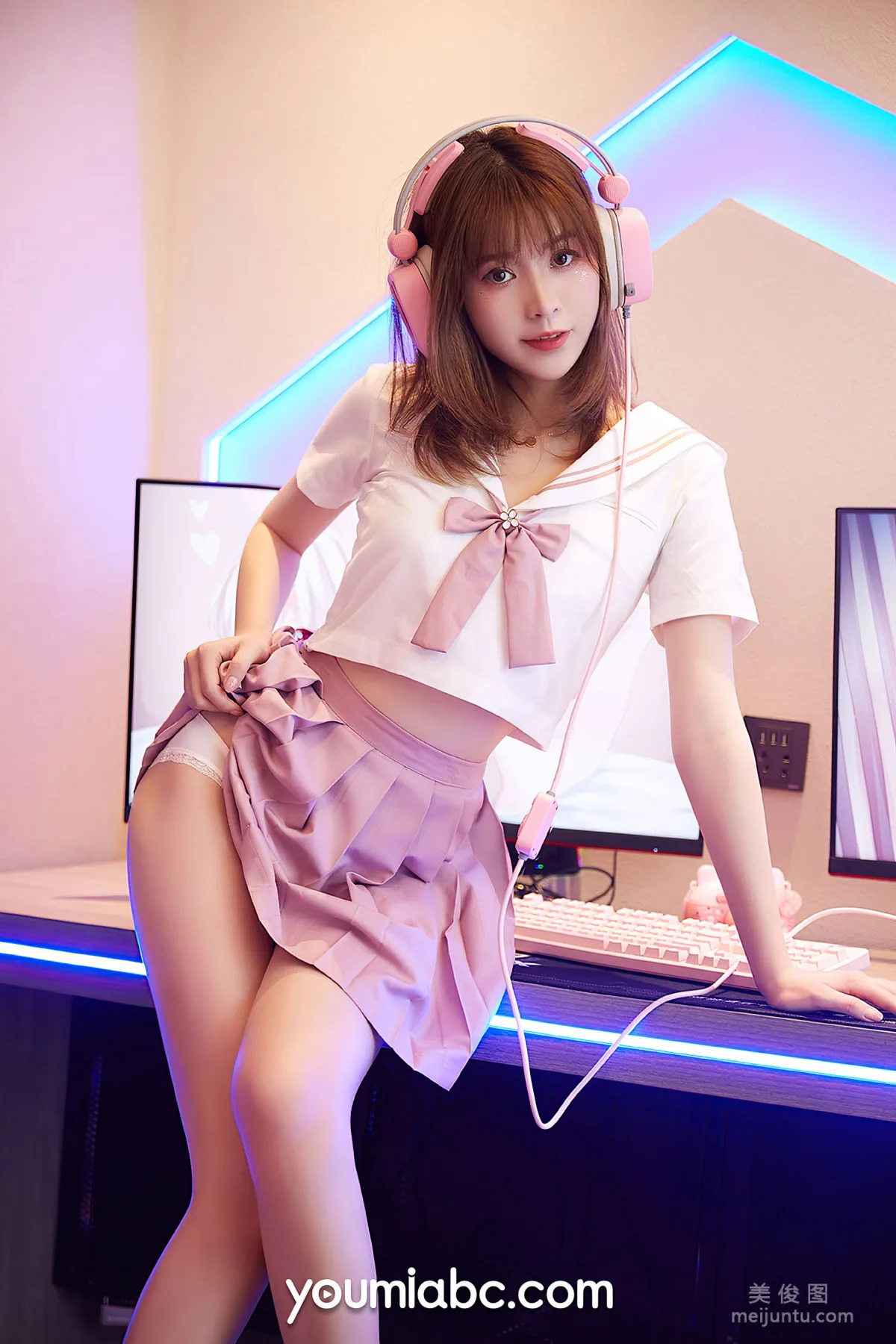 [YouMi] YOYO Youyou - Super Cute E-Sports Girl photo 13