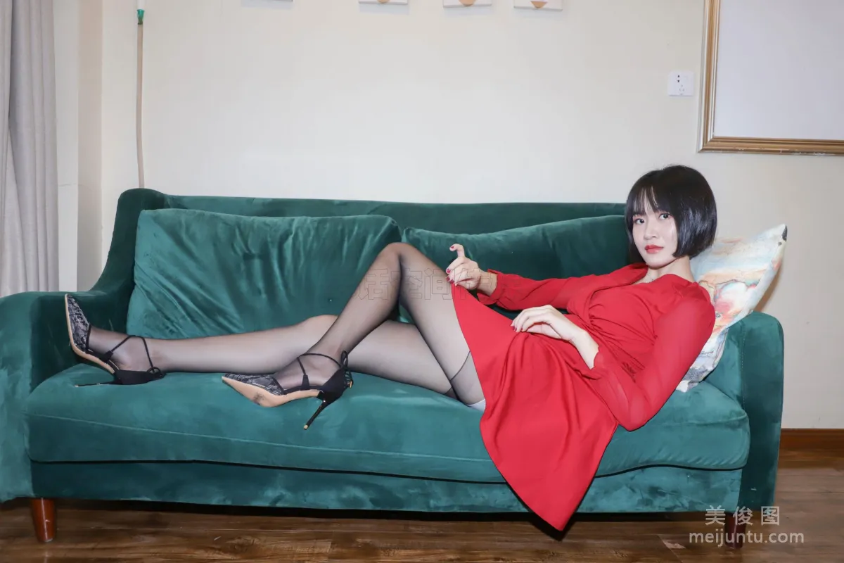 [SiHua] SJ033 New Model Mu Muzi - Red Dress and Whip Sexy Beauty photo 3