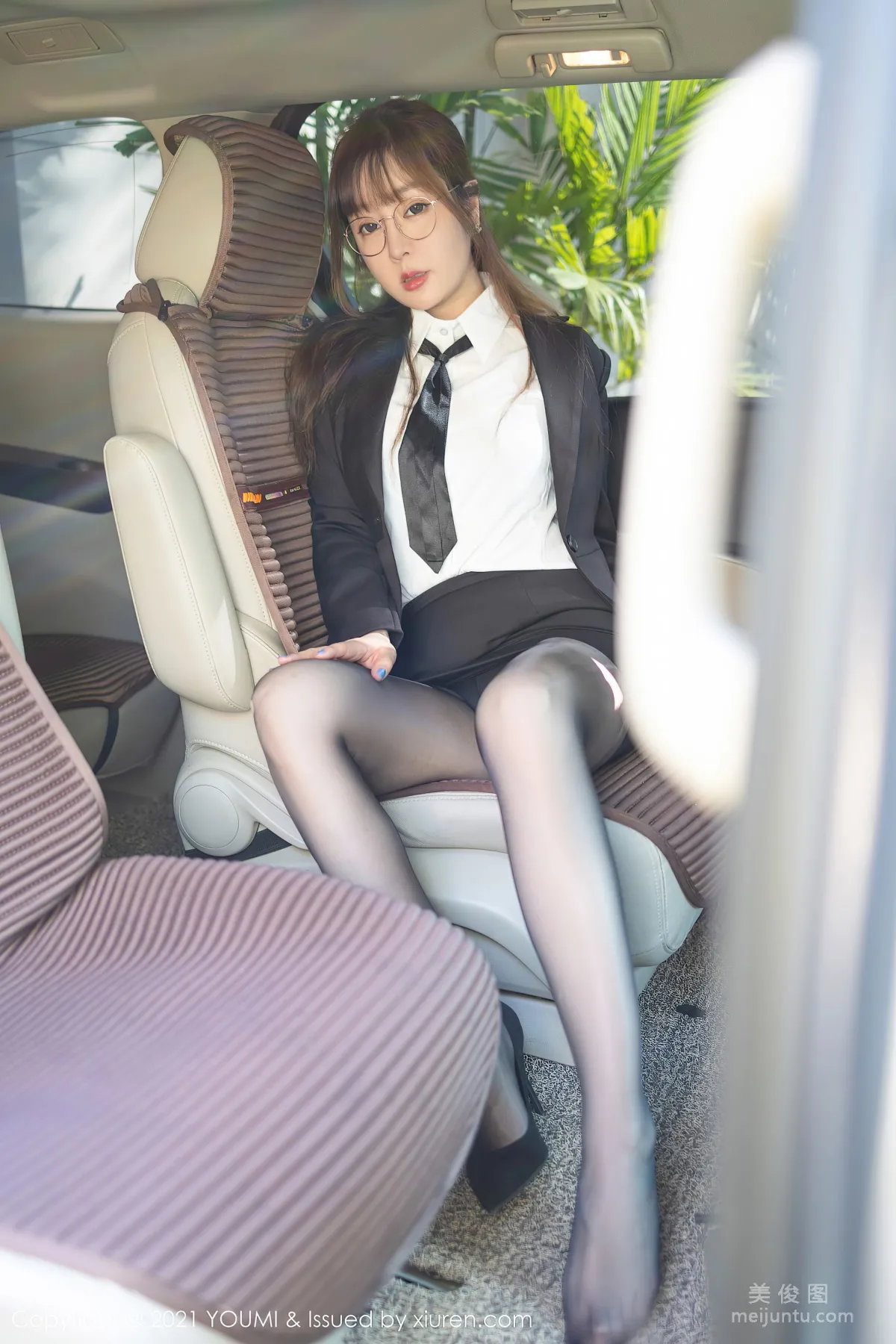 [YouMi] Vol.636 Wang Yuchun - Beautiful Woman and Luxury Car Series photo 23