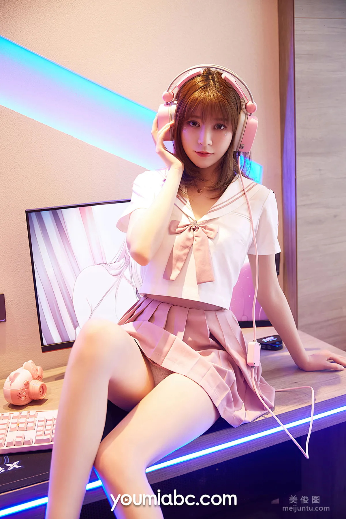 [YouMi] YOYO Youyou - Super Cute E-Sports Girl photo 9