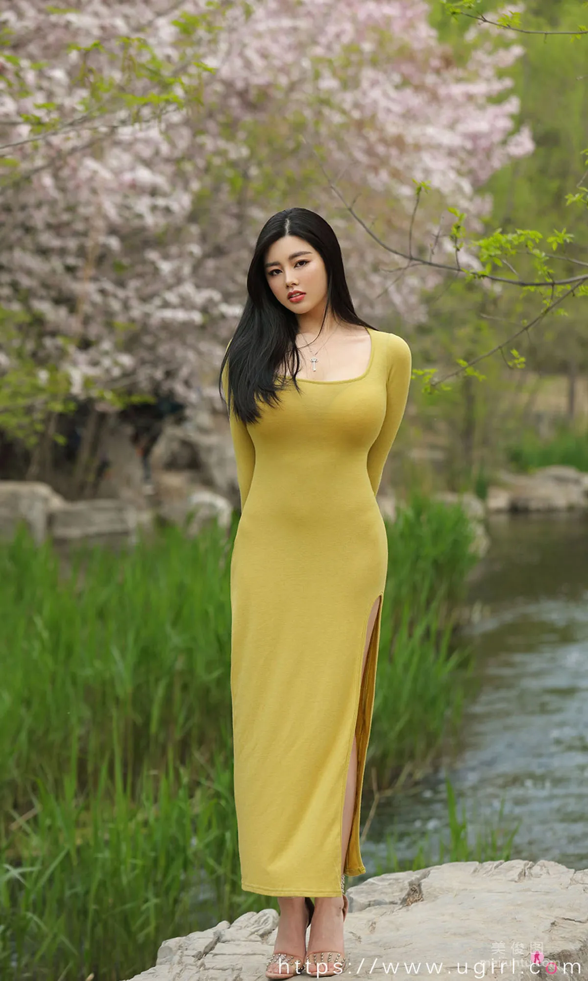 [Ugirls App] No.2075 Na Lu, Enjoying Spring photo 26