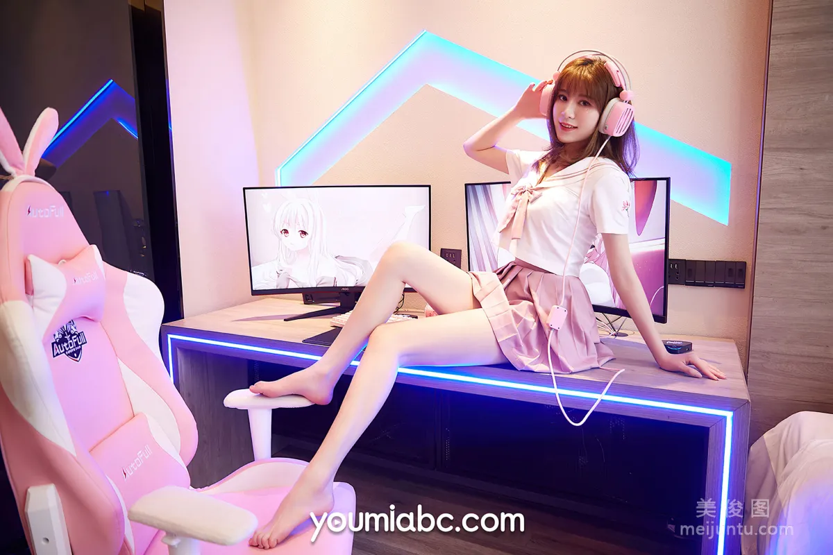 [YouMi] YOYO Youyou - Super Cute E-Sports Girl photo 15