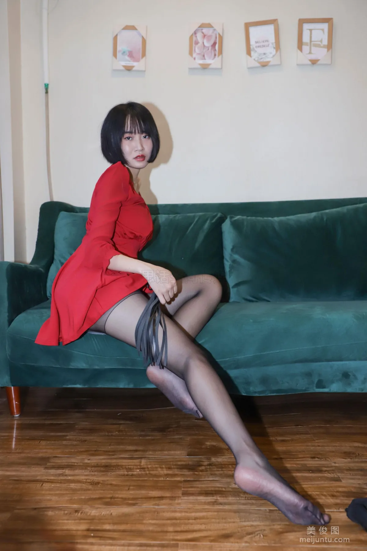 [SiHua] SJ033 New Model Mu Muzi - Red Dress and Whip Sexy Beauty photo 36
