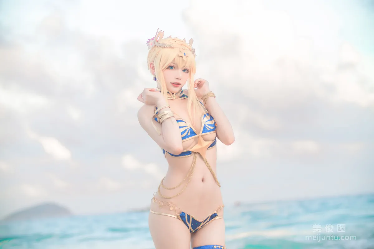 [Internet Celebrity COSER Photo] Qisikuai wii, White Gun Swimsuit photo 24