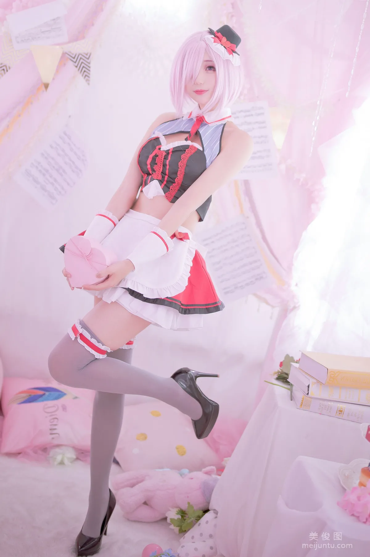 [Web Idols Coser Photo] Zhouji Shike Aitu Tu, Mash Valentine's Day Set photo 2
