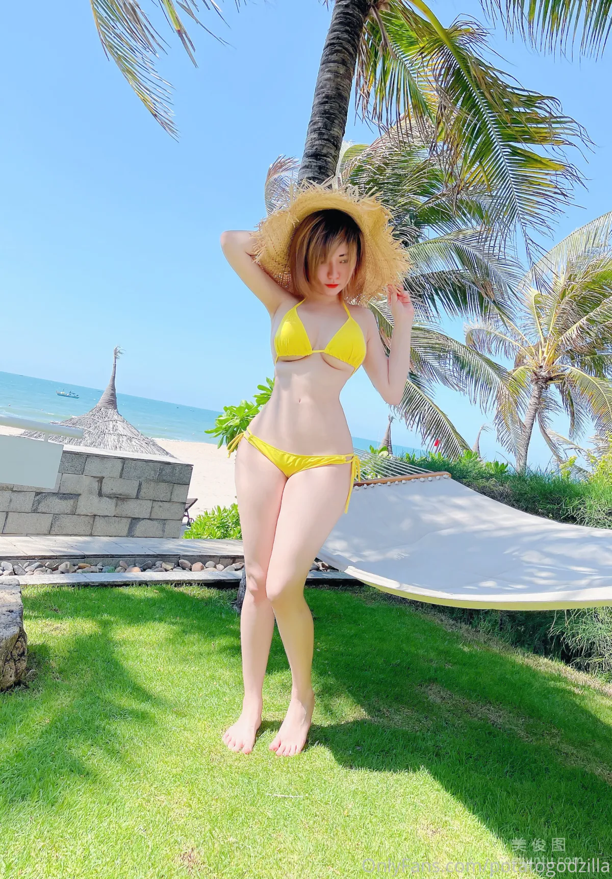 [Web Idols COSER Photos] Coser Girl Potato Godzilla - Yellow Bikini photo 10