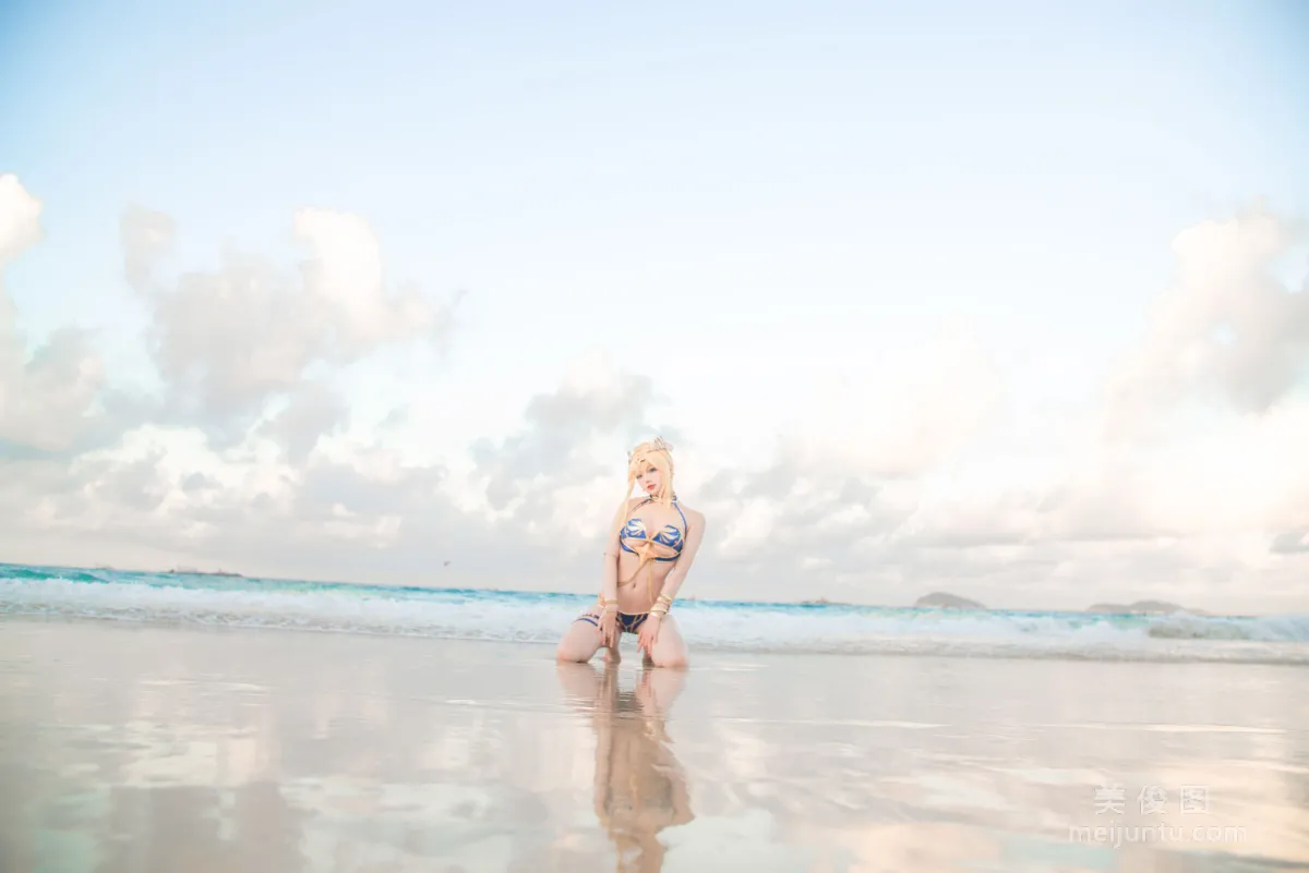 [Internet Celebrity COSER Photo] Qisikuai wii, White Gun Swimsuit photo 16